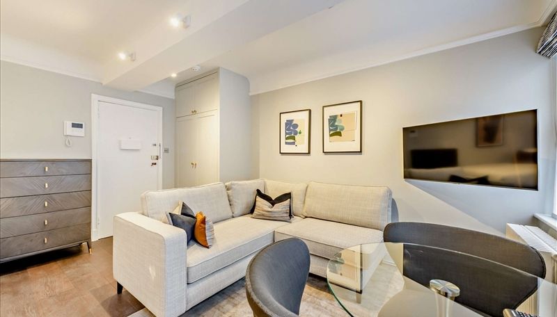 Property photo 1 of 2 lg_P1073_63812071...