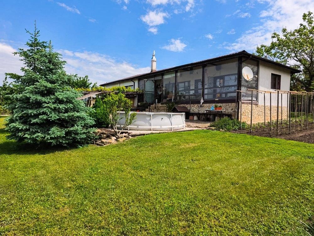 Property photo 2 of 24