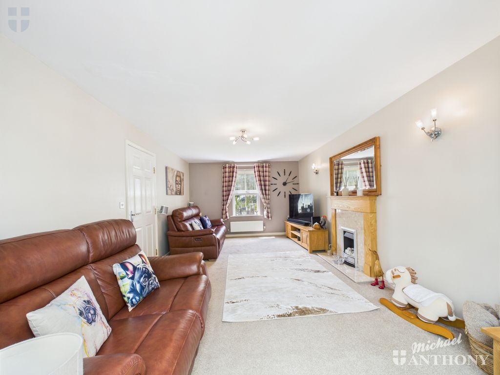 Property photo 3 of 23 Cam03218G0-Pr0687-Still003