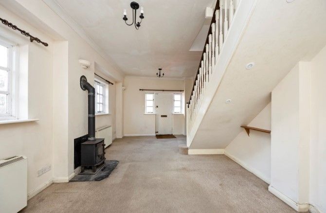 Property photo 2 of 21