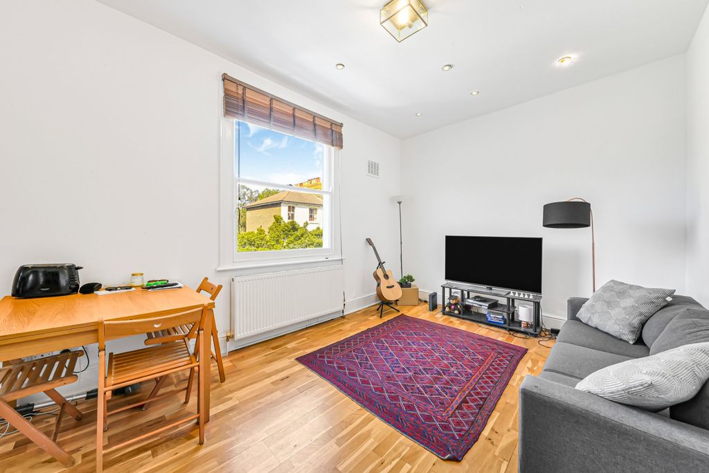 Property photo 2 of 9