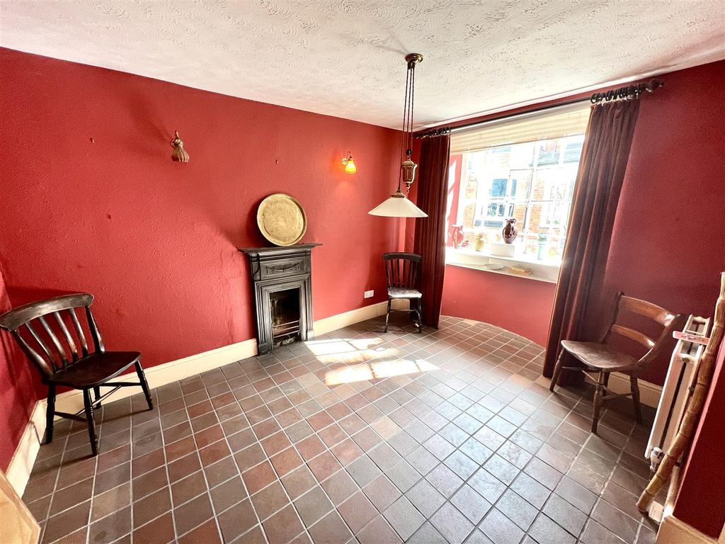 Property photo 2 of 17 Living Room