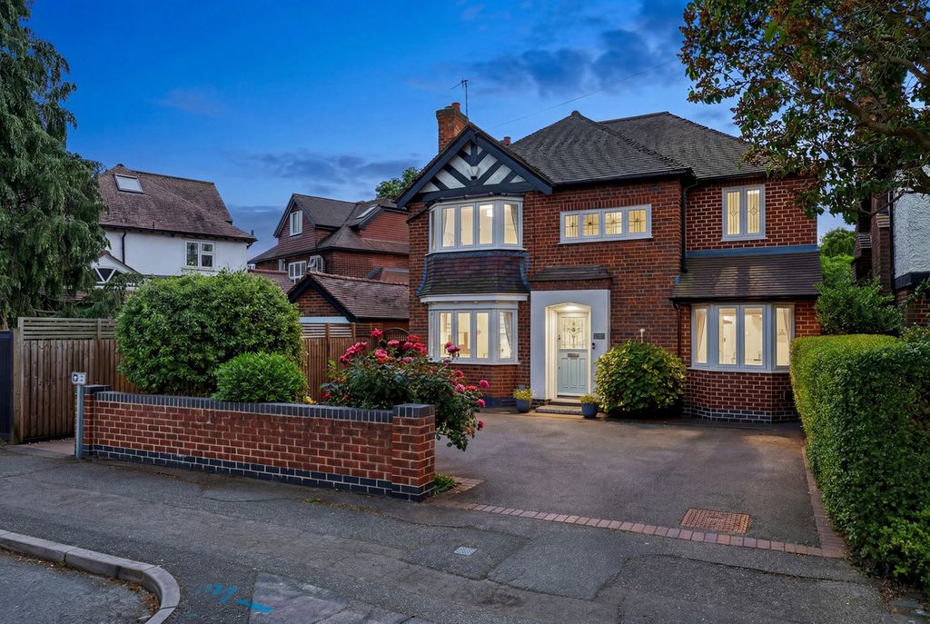 Property photo 2 of 42