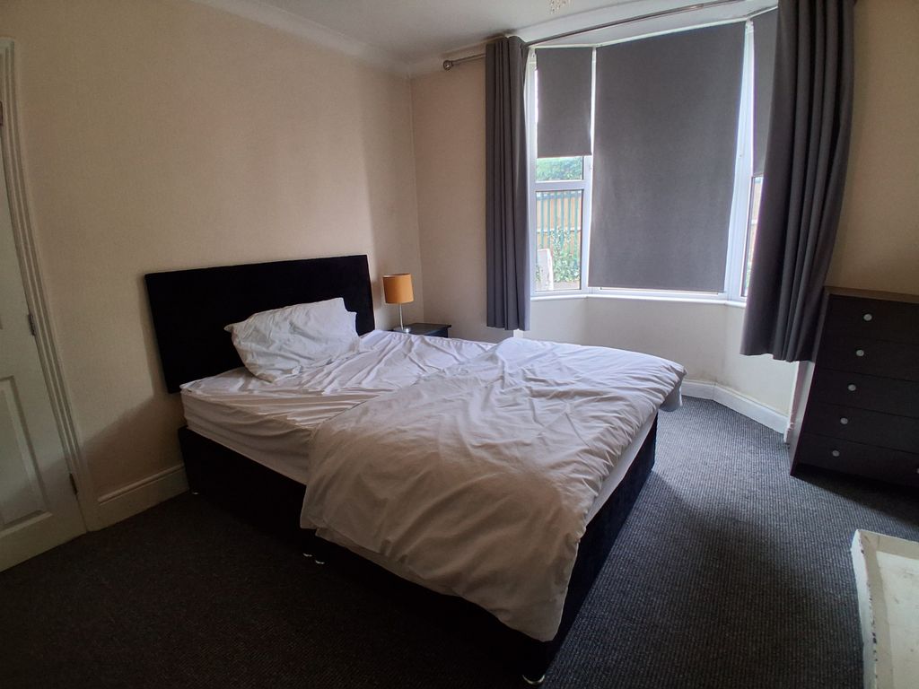 Property photo 2 of 8 18419