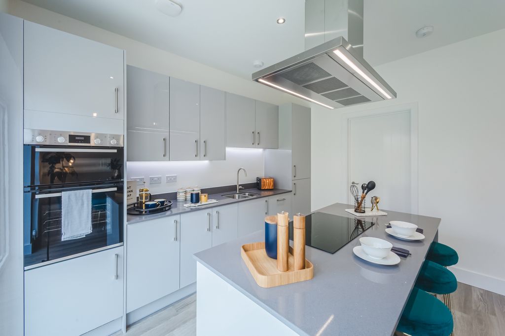 Property photo 2 of 12 250521W041