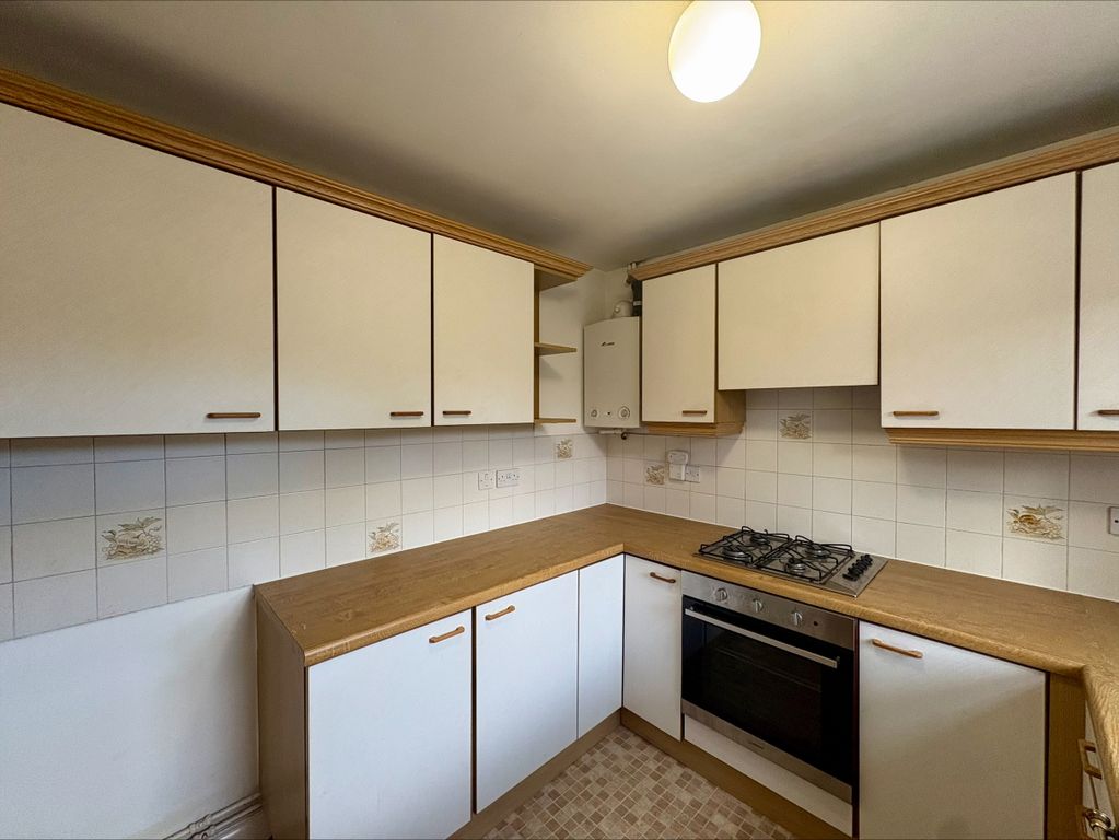 Property photo 2 of 28