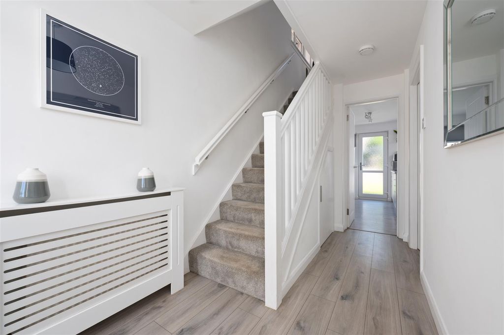 Property photo 2 of 26 12Poplargrove004.Jpg