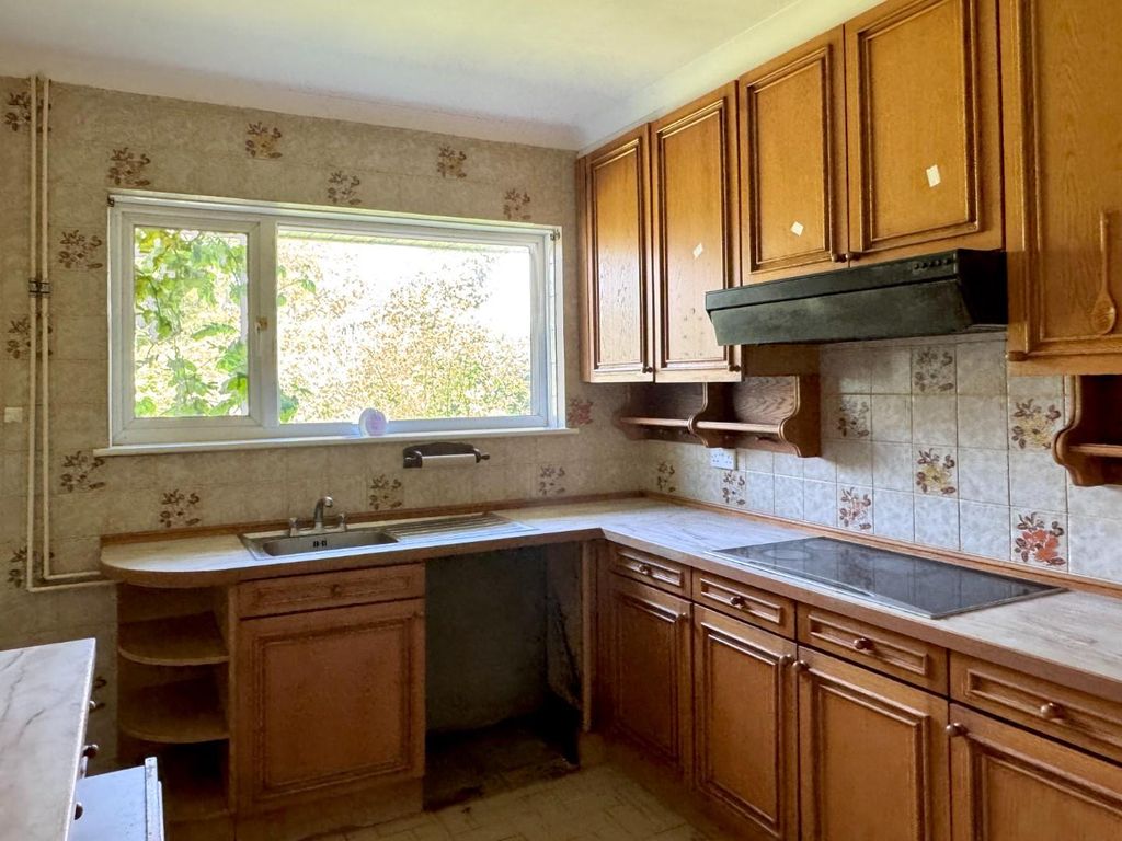 Property photo 2 of 14 Kitchen