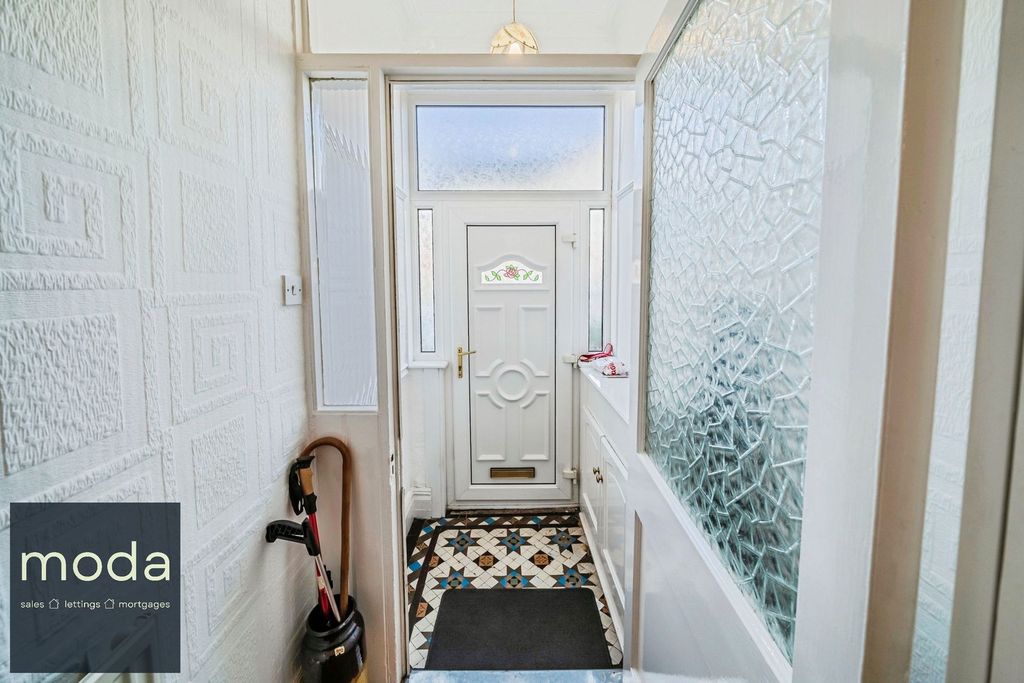 Property photo 3 of 45