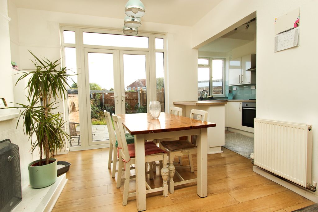 Property photo 3 of 12 Dining Area