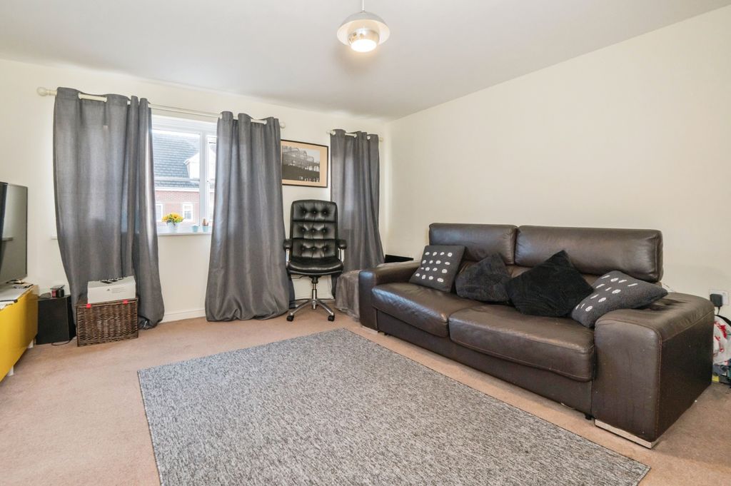 Property photo 3 of 15