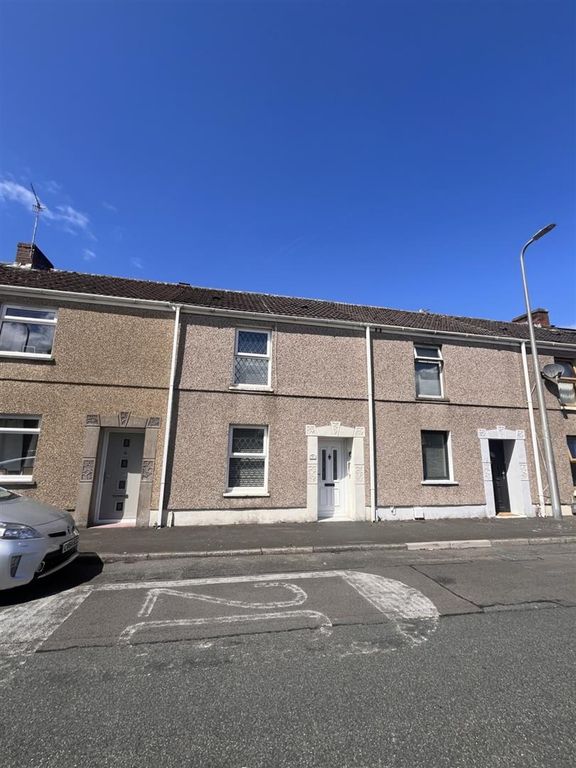 Property photo 3 of 14 Front 2.Jpg