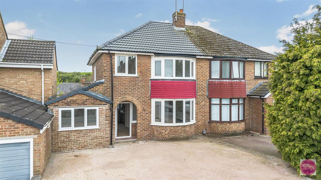 Property photo 1 of 33 Faversham Road (1).Jpg