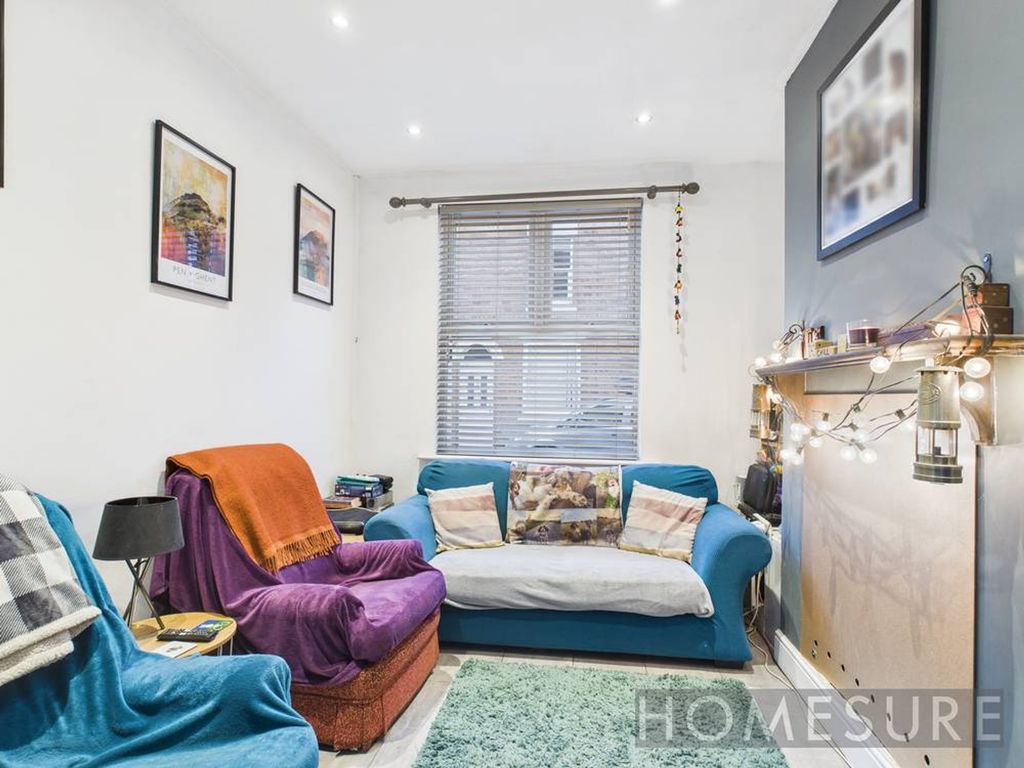 Property photo 2 of 27