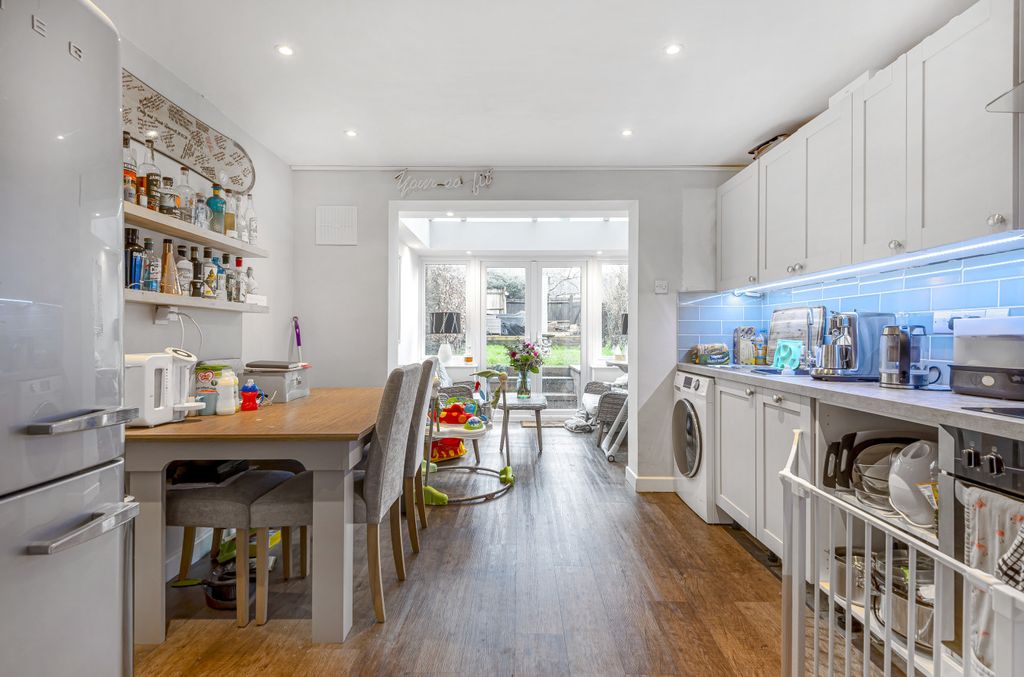 Property photo 3 of 11 698448 (3)