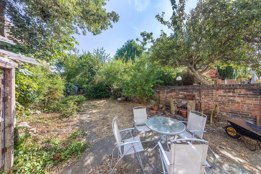 Property photo 3 of 14 Garden (2).Jpg