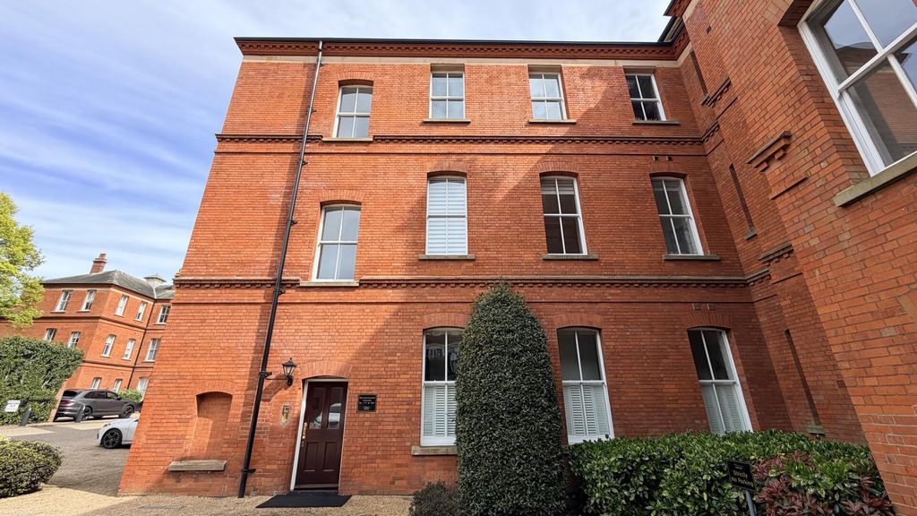 Property photo 1 of 18 Front (Exterior)