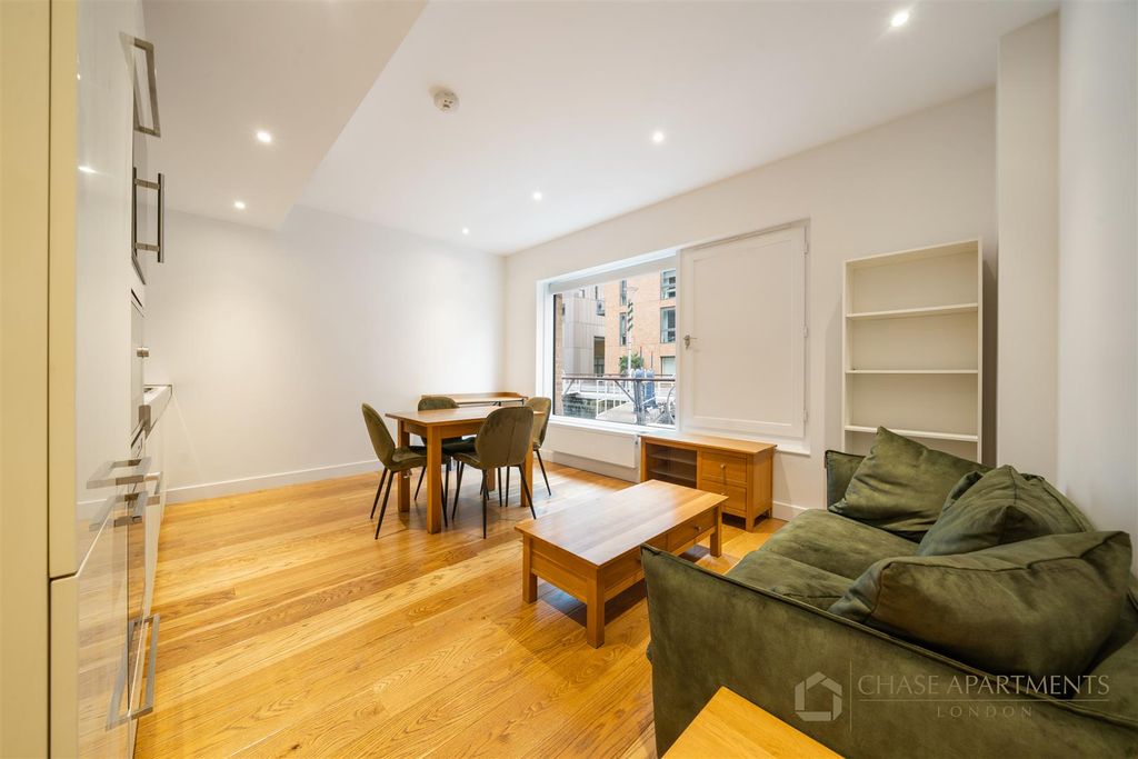 Property photo 1 of 15 Hirst Court, 20, Gatliff Road London, Sw1W 8Qd