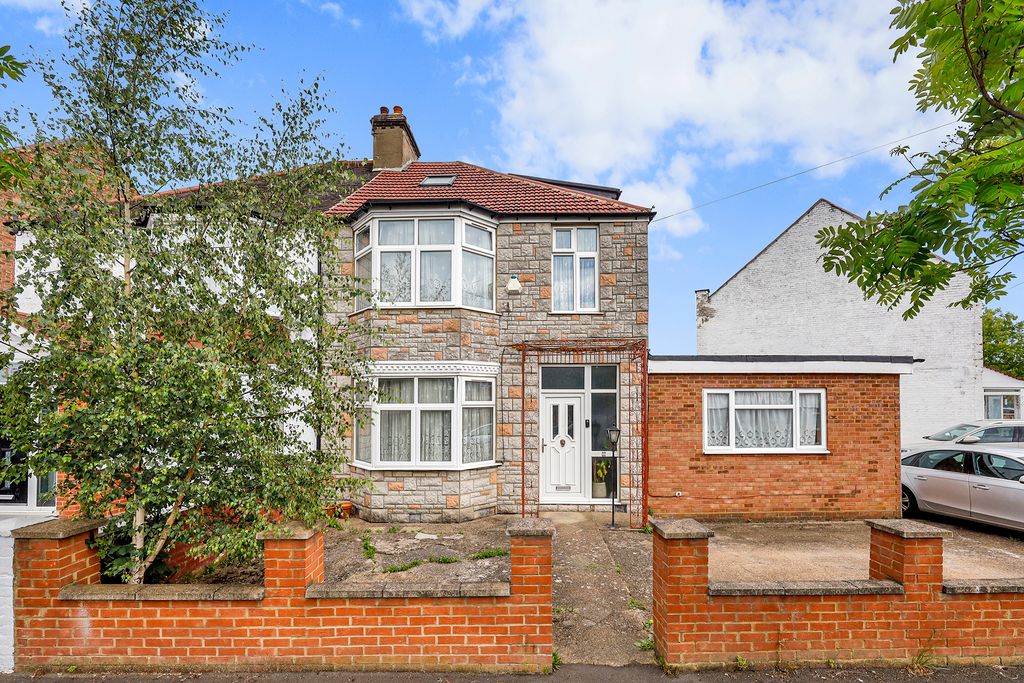 Property photo 2 of 17 Photo 12