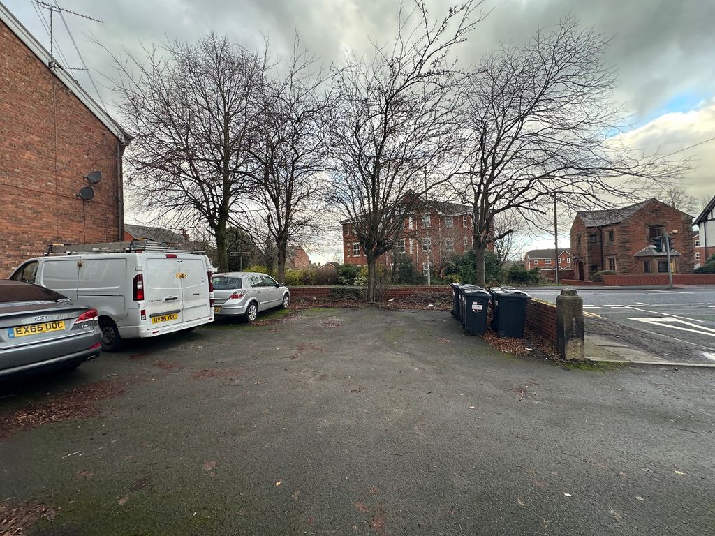 Property photo 2 of 20