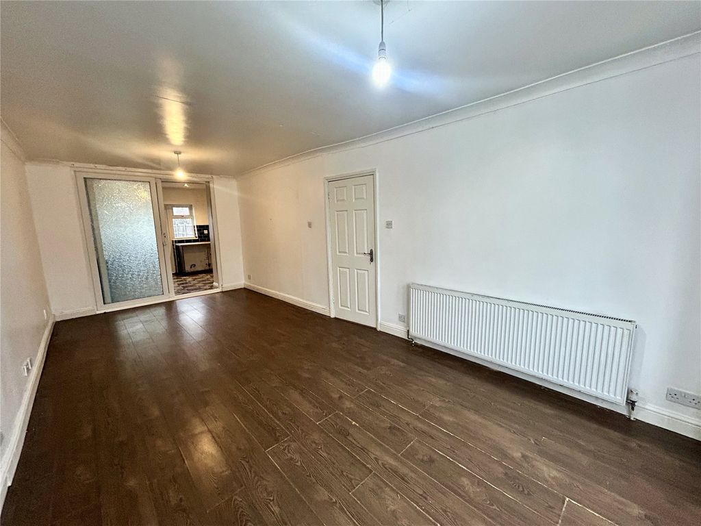 Property photo 3 of 14 Picture No. 24