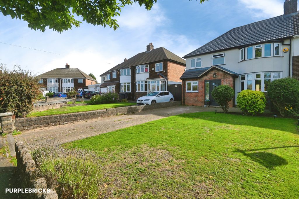 Property photo 2 of 28