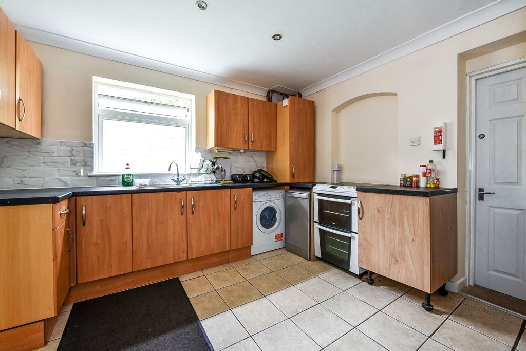 Property photo 2 of 13 Ph12_5246590