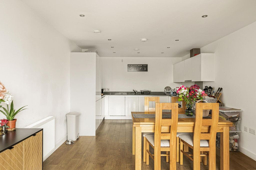 Property photo 2 of 26 Kitchen/Diner