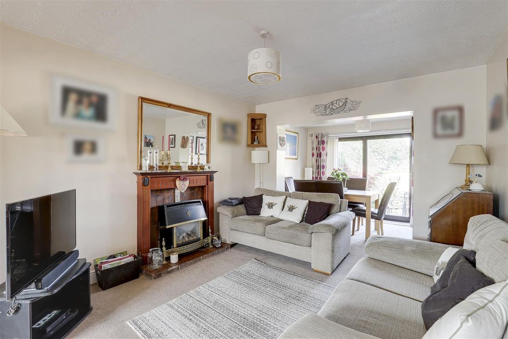 Property photo 2 of 21 1716.Jpg