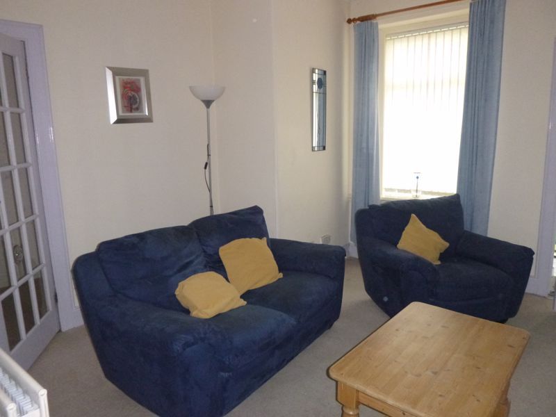 Property photo 3 of 12 Lounge