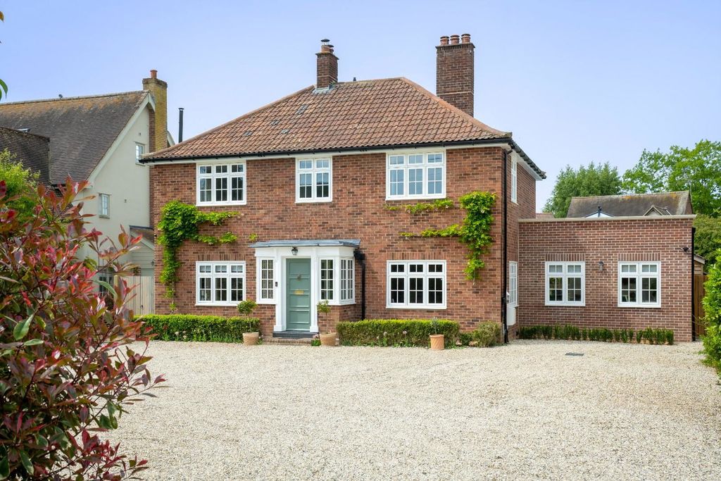 Property photo 1 of 32