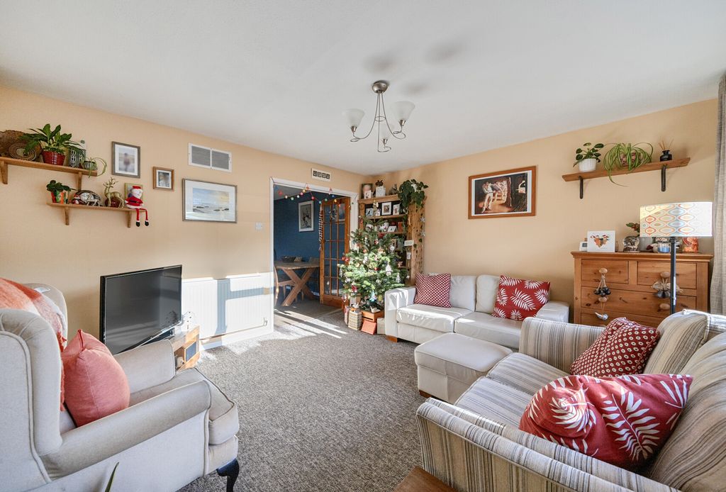 Property photo 3 of 22 1394792-15-694546...