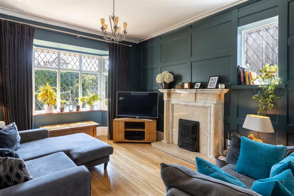 Property photo 2 of 24