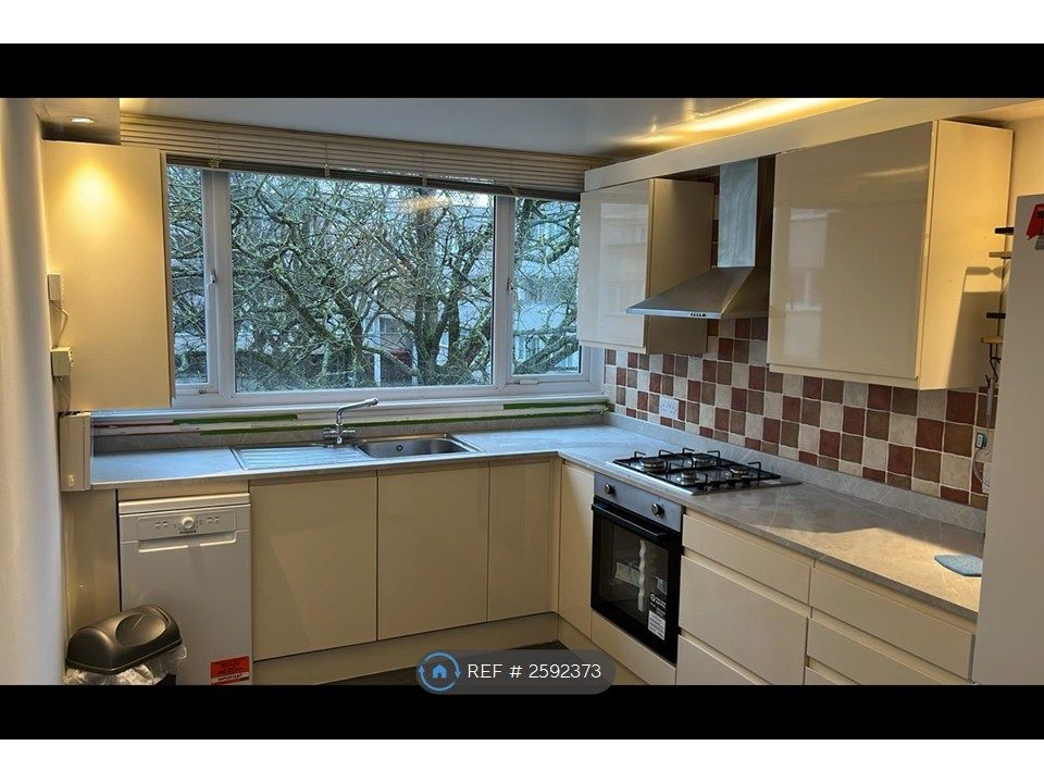 Property photo 1 of 20 Kitchen 1