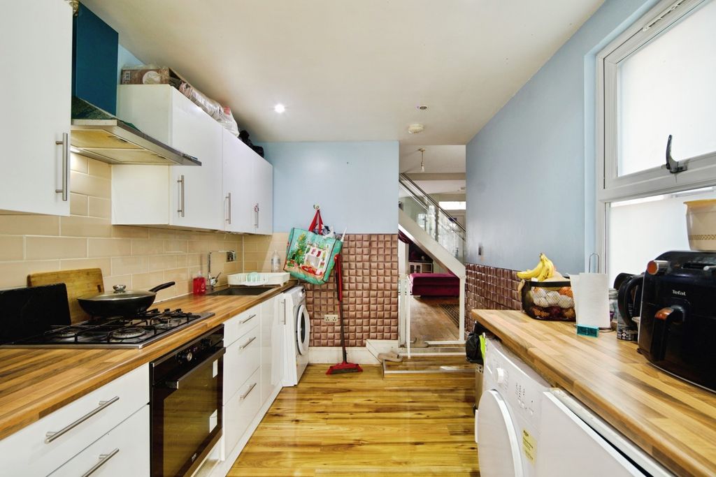 Property photo 3 of 14 Pbox-Img.Jpg