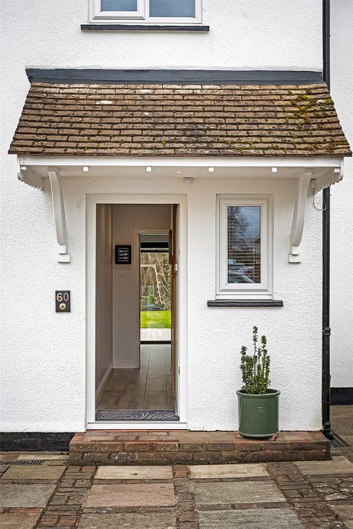 Property photo 3 of 44 House. Partnership