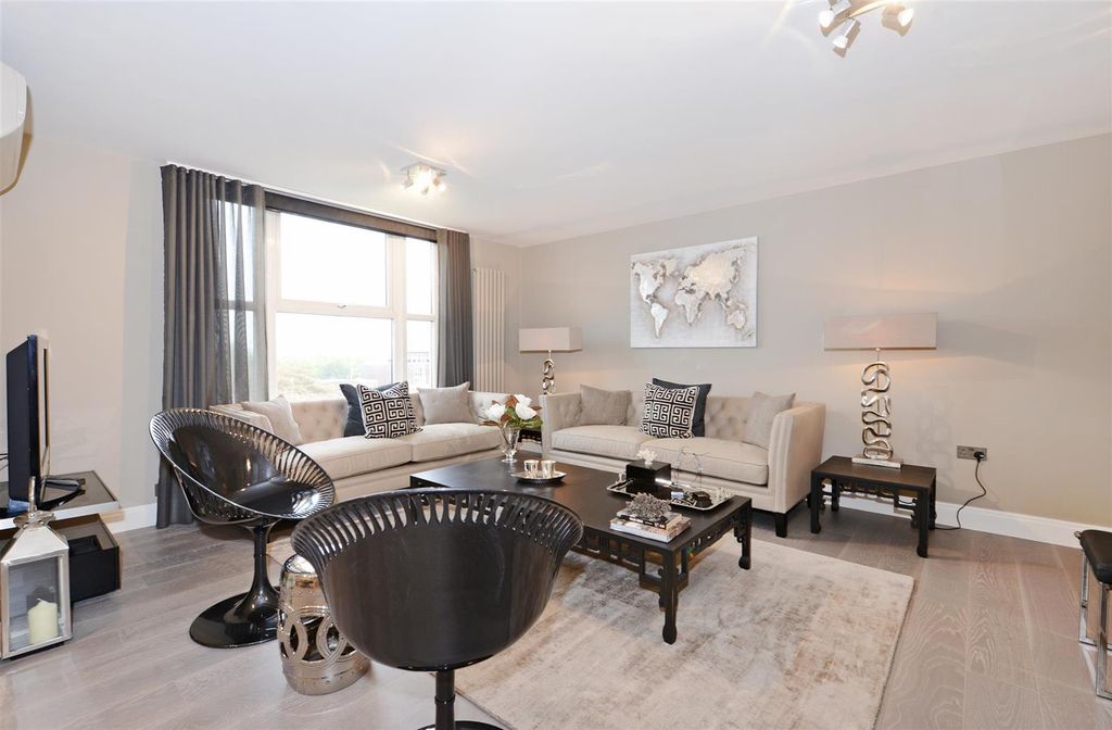 Property photo 2 of 13 Reception Room