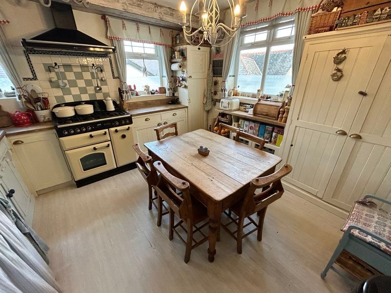 Property photo 3 of 31 Photo 4