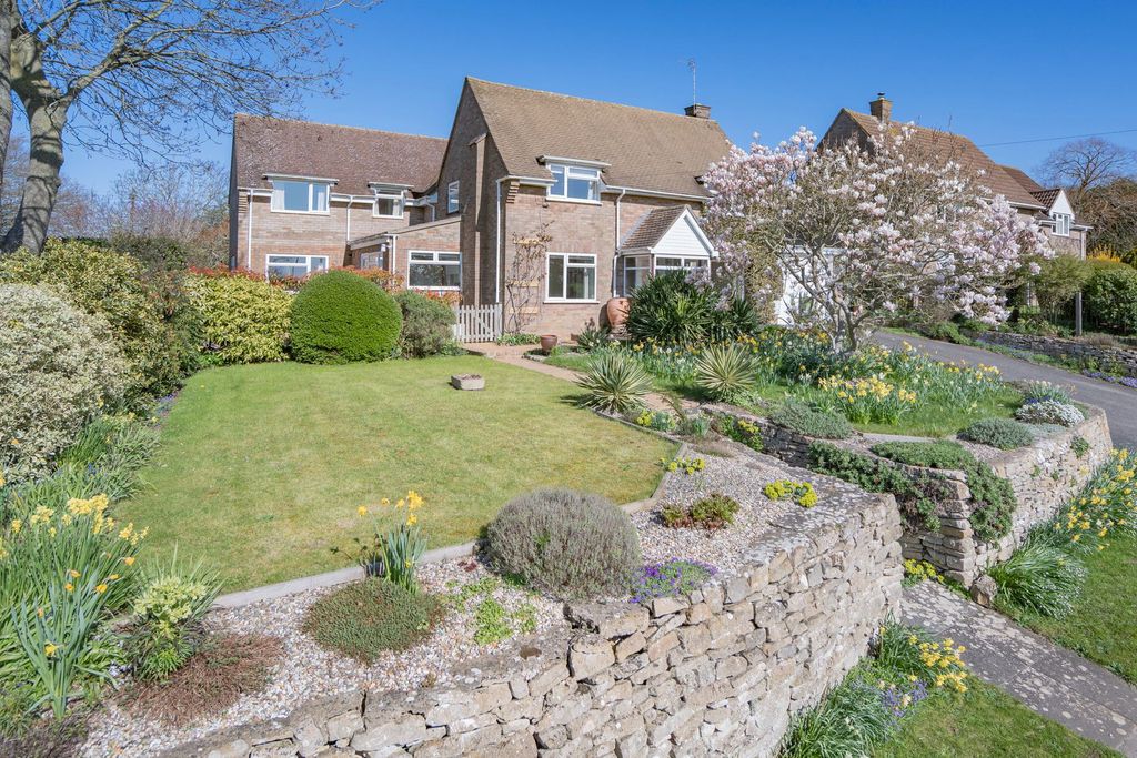 Property photo 1 of 27