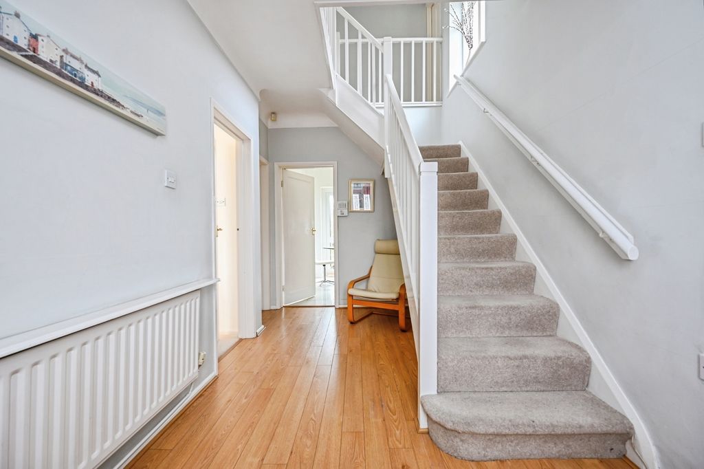 Property photo 2 of 18 Pbox-Img.Jpg