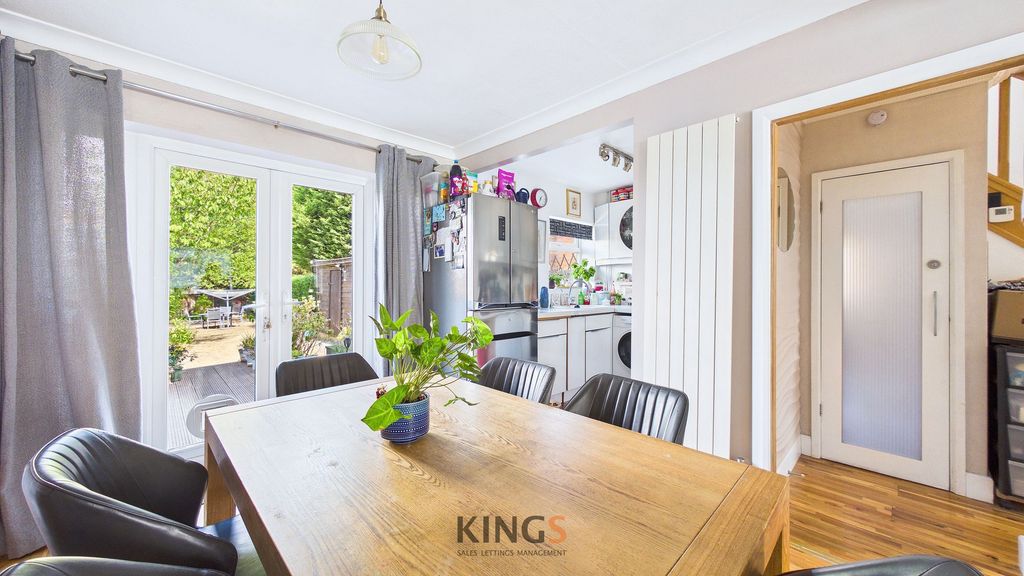 Property photo 3 of 18 Dining Room