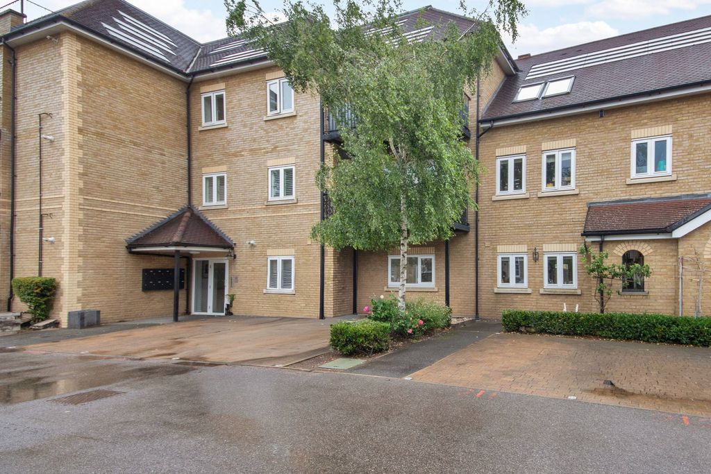 Property photo 1 of 12