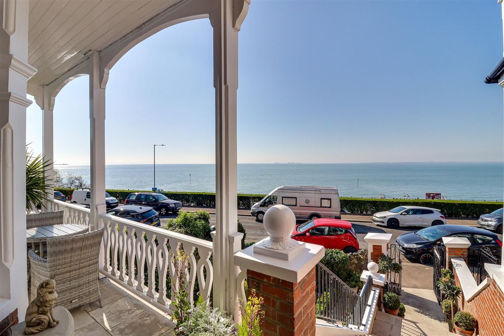 Property photo 2 of 19
