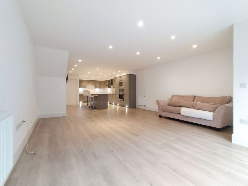 Property photo 3 of 23 Photo 11