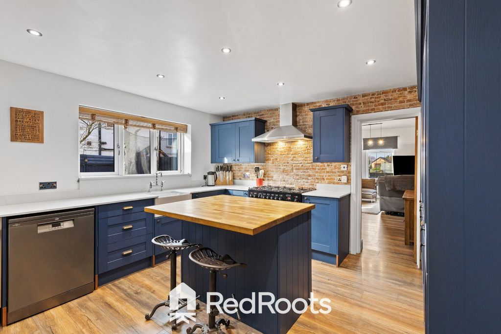 Property photo 3 of 42 4903044