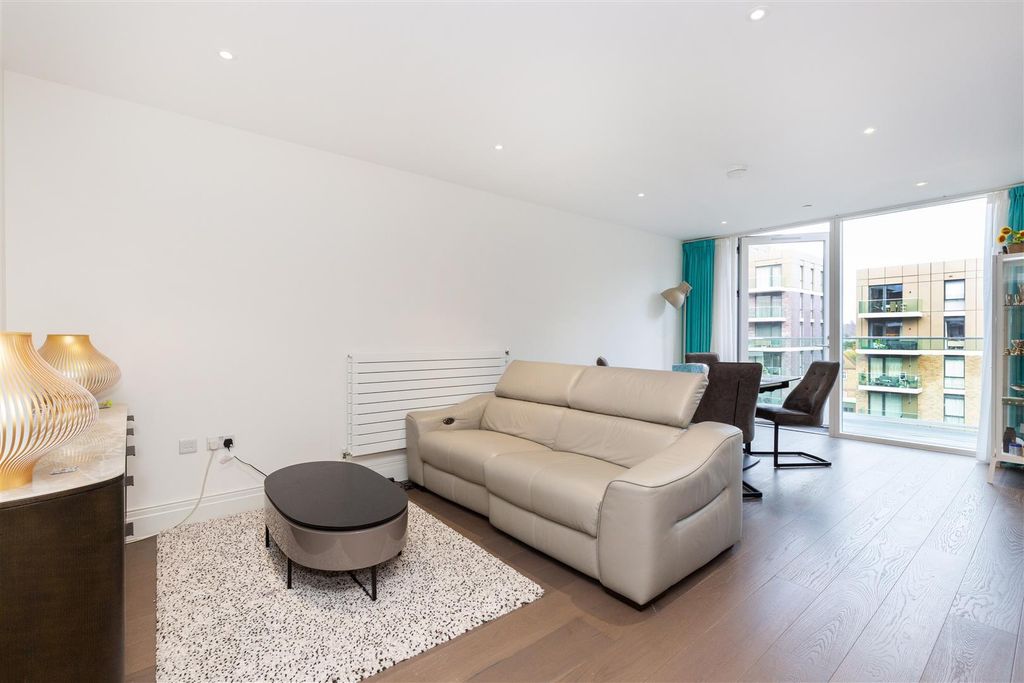 Property photo 1 of 11 163 Hamond Court-1.Jpg