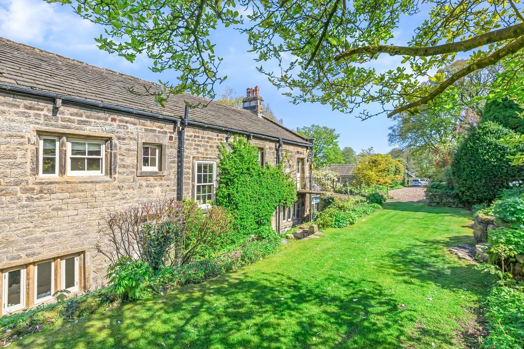 Property photo 1 of 43