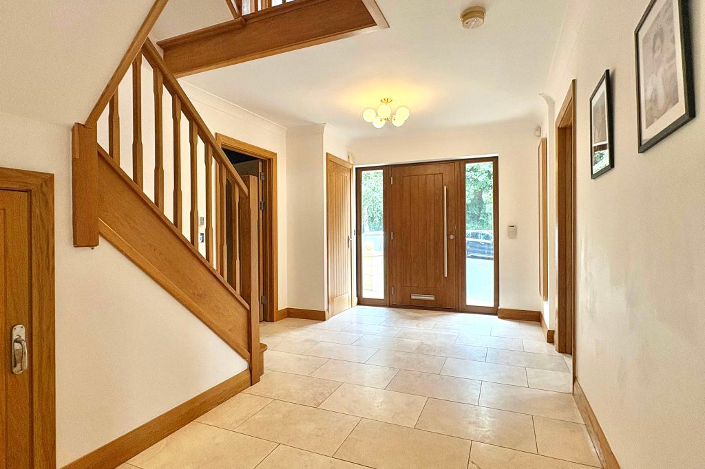 Property photo 2 of 37