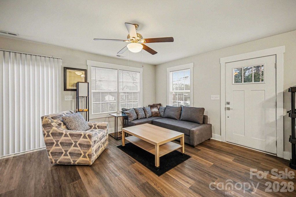 Property photo 3 of 19 <Alttext/>