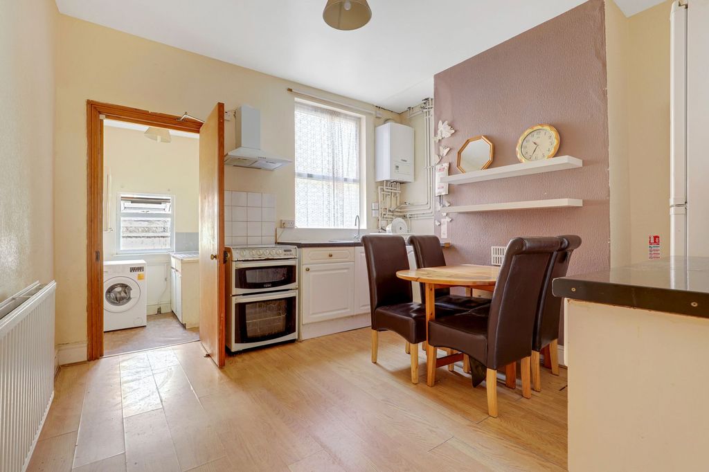 Property photo 2 of 12